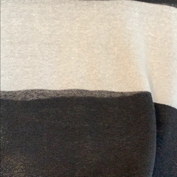 💕HP💕525 America black and white Striped sweater - Picture 6 of 14